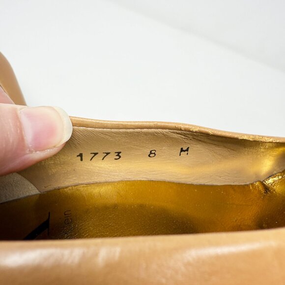 Vintage 90s Calvin Klein Camel Tan Leather Pointy Toe Pumps Size 8 Made in Spain - Picture 11 of 12